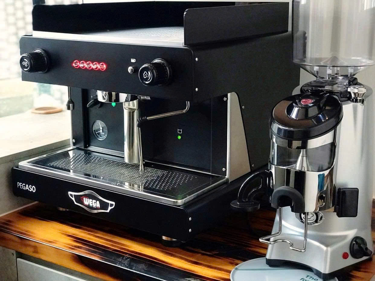 Combo máy pha cà phê Wega Pegaso 1 group và Eureka Zenith 65M